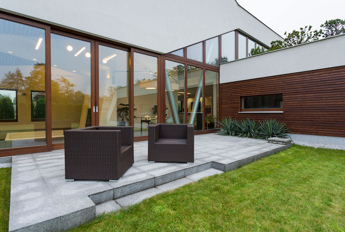 Comfortable Villa in Green